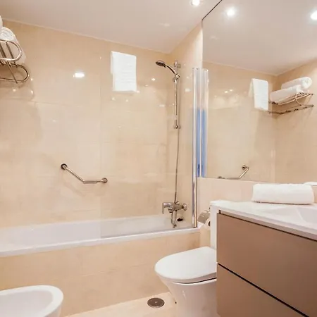 Beautiful In Malaga With Outdoor Swimming Pool, Wifi And 3 Bedrooms *